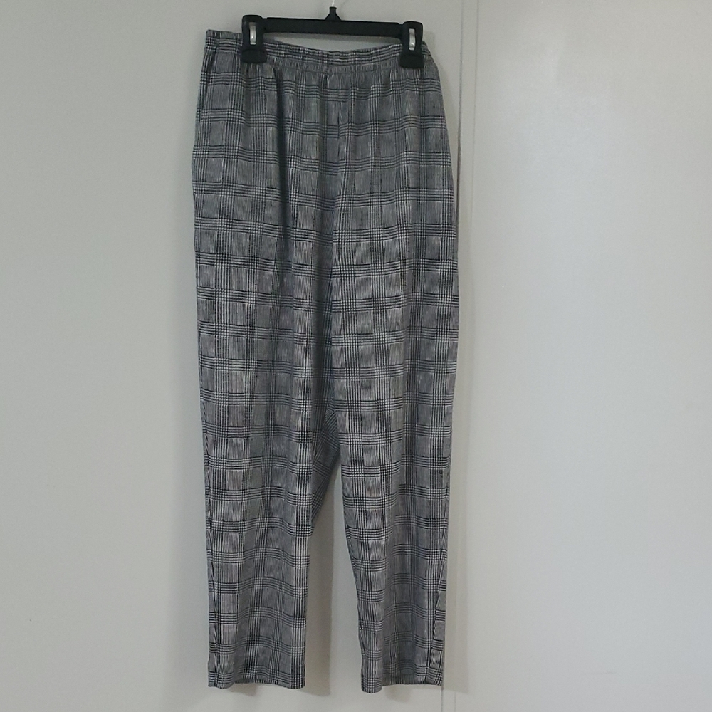 Alfred Dunner Women's Black and White Plaid Pants
